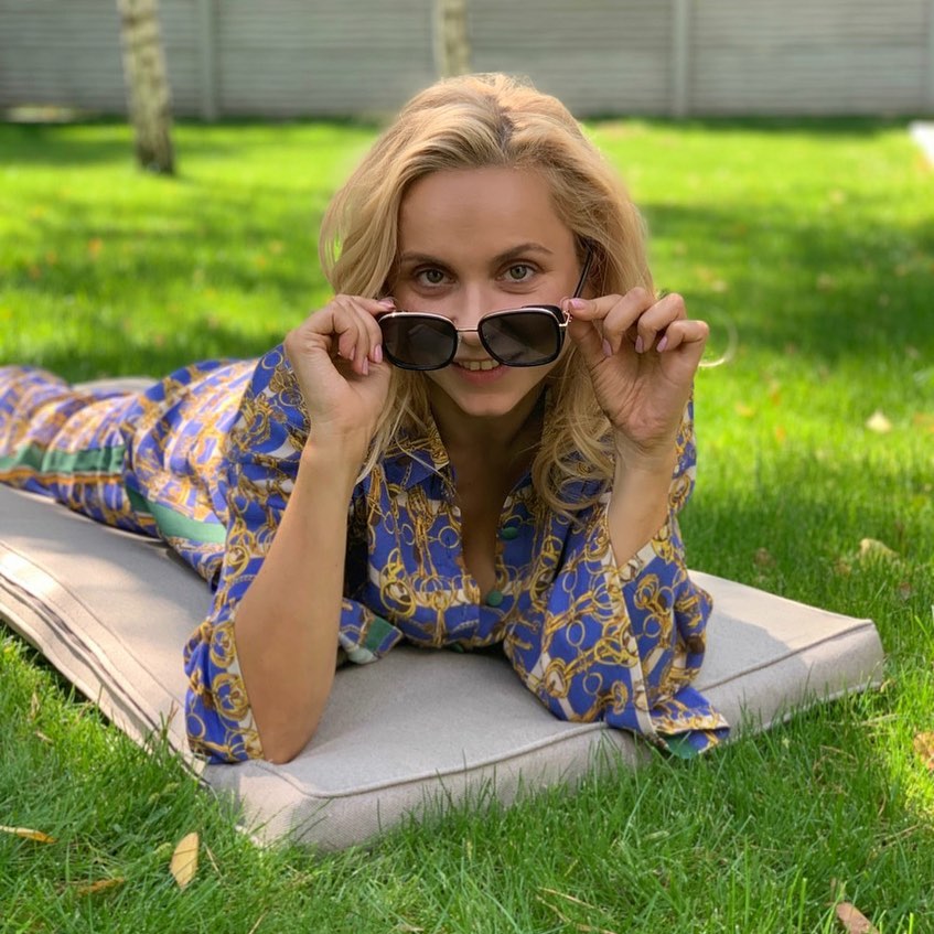 "Лежу вся з себе": Лілія Ребрик показала розслаблені сімейні вихідні