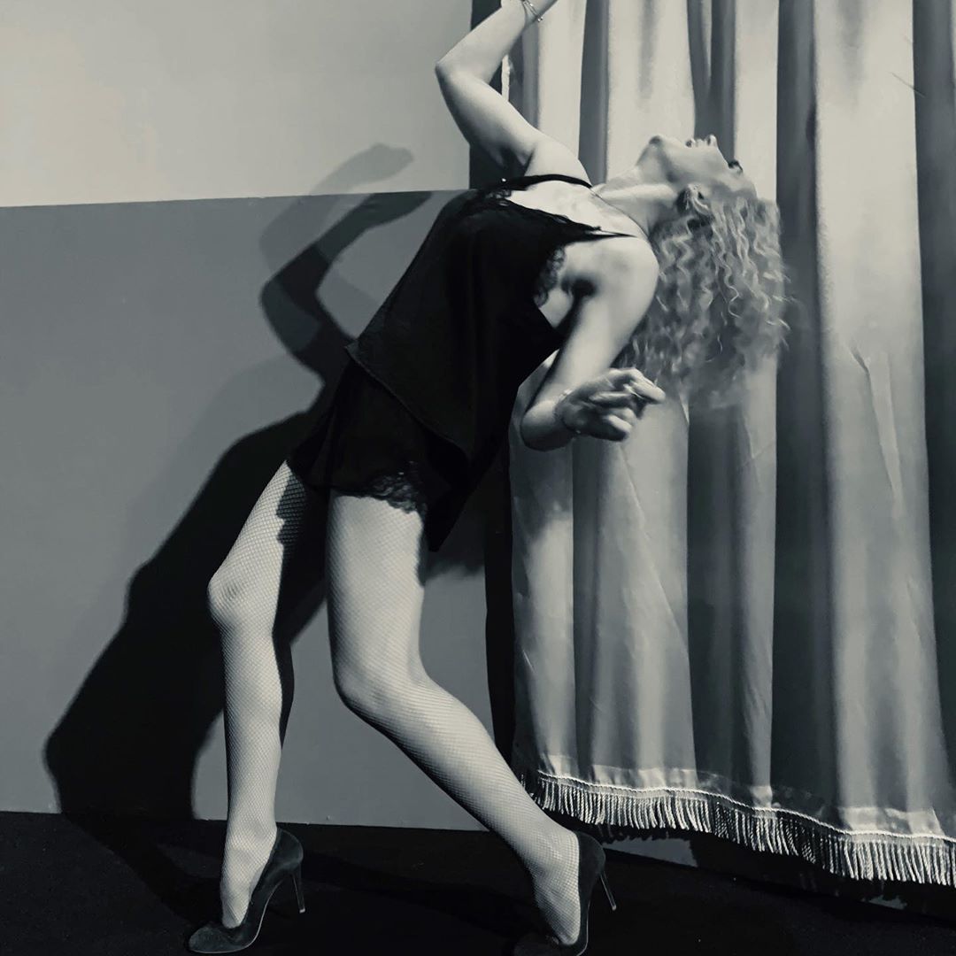 Нежная и чувственная: Лилия Ребрик заворожила атмосферными кадрами из гримерки