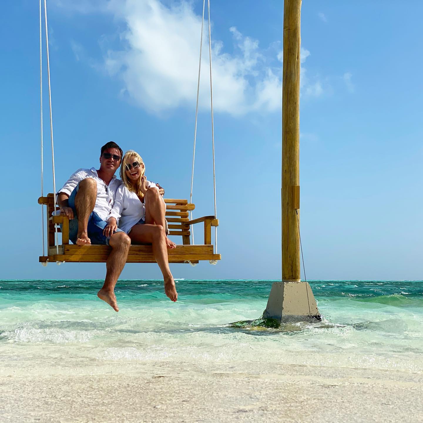 Счастливая Лилия Ребрик с мужем растрогала сказочным утром в раю