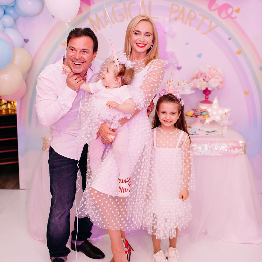 Мамина помічниця: Лілія Ребрик з донькою-іменинницею приготувала десерт з незвичного інгредієнту