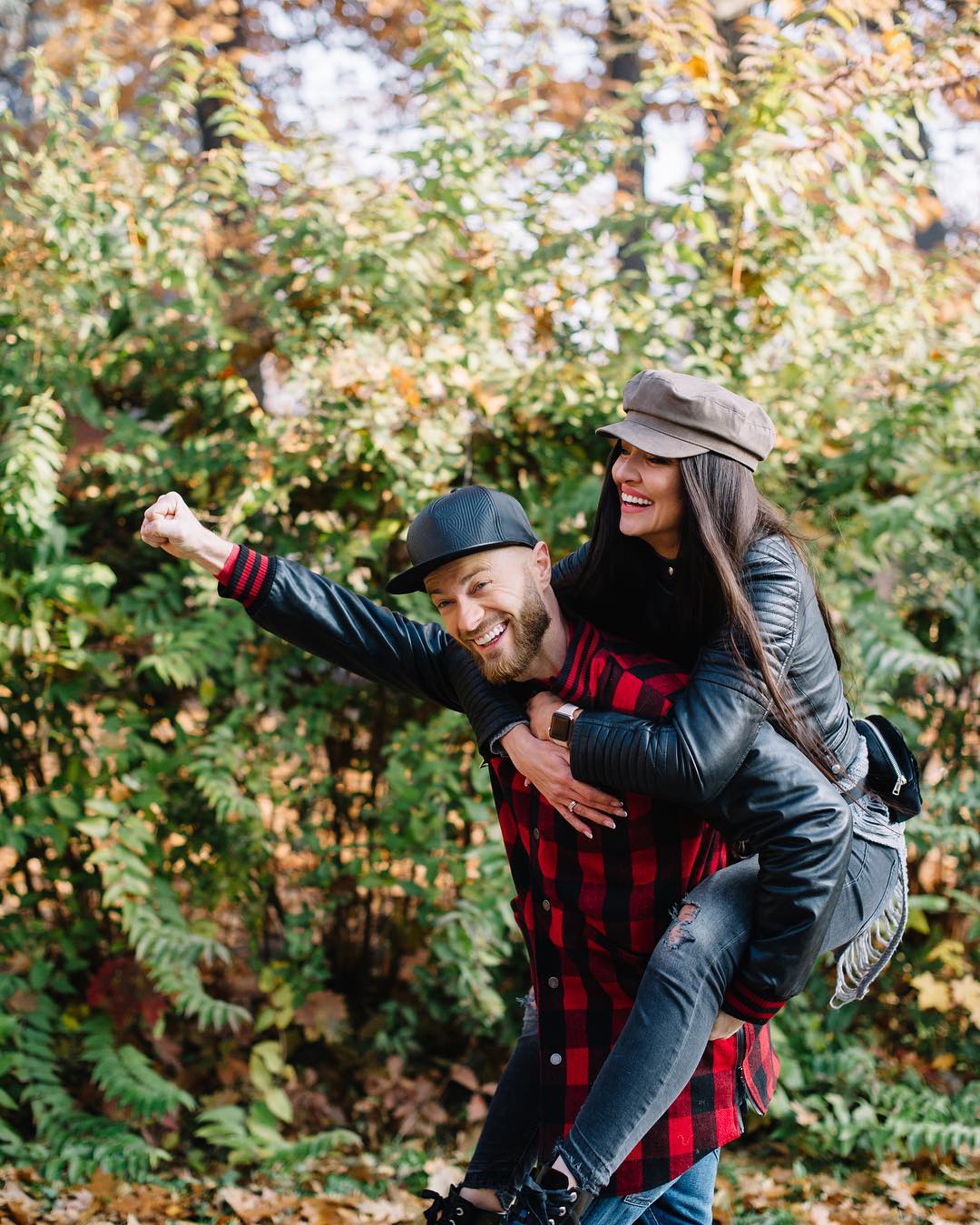 "Как подростки": Влад Яма очаровал осенней фотосессией с женой