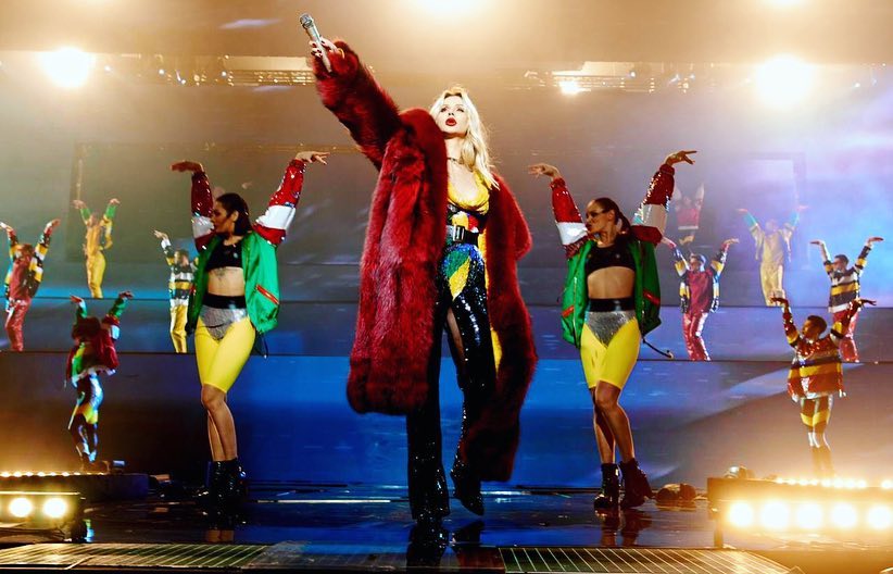 Хутряний флешмоб: українські знаменитості в епатажних рожевих шубах