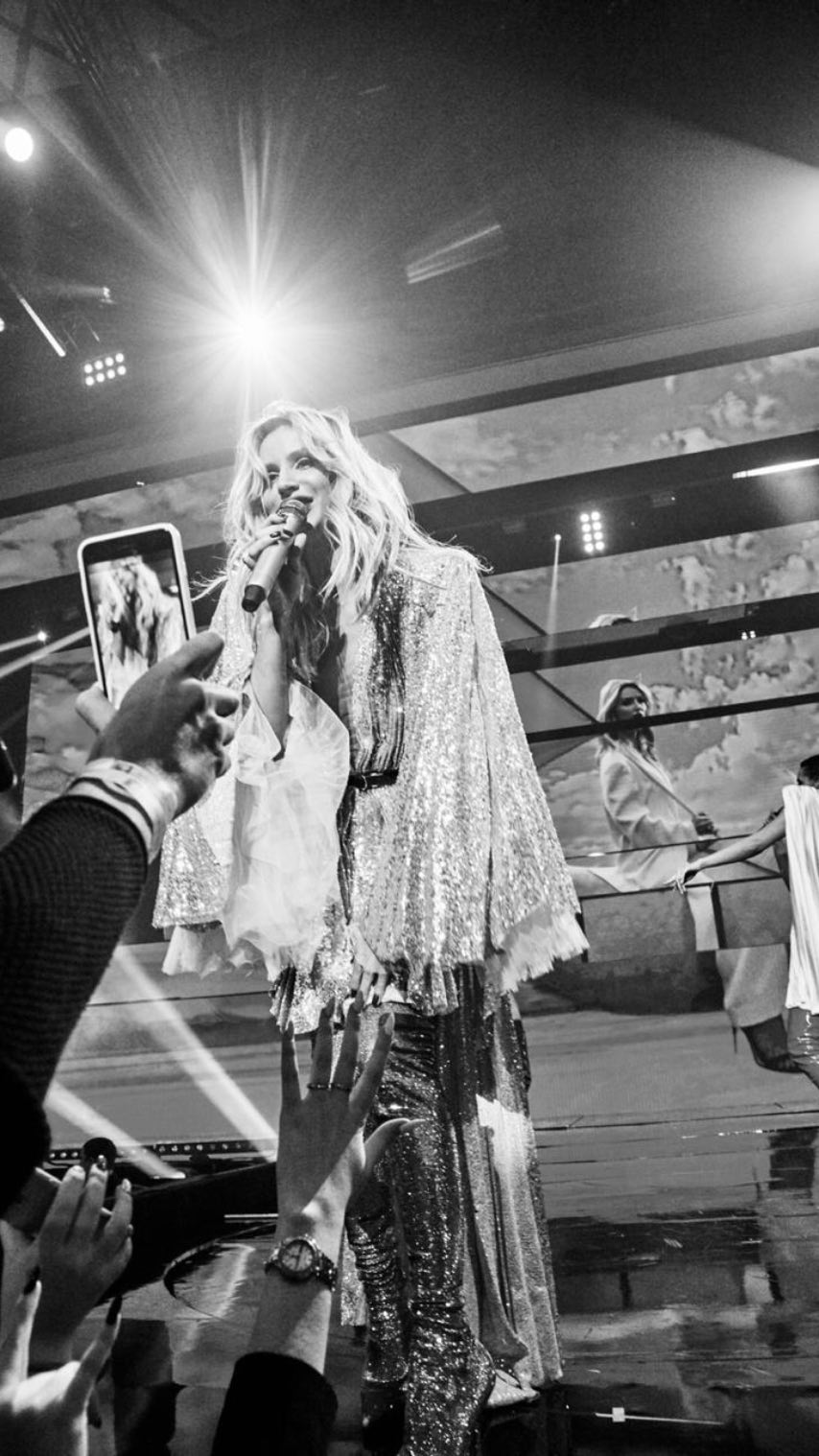 Она же суперзвезда: Лобода показала уникальные кадры подготовки к грандиозному шоу в Москве