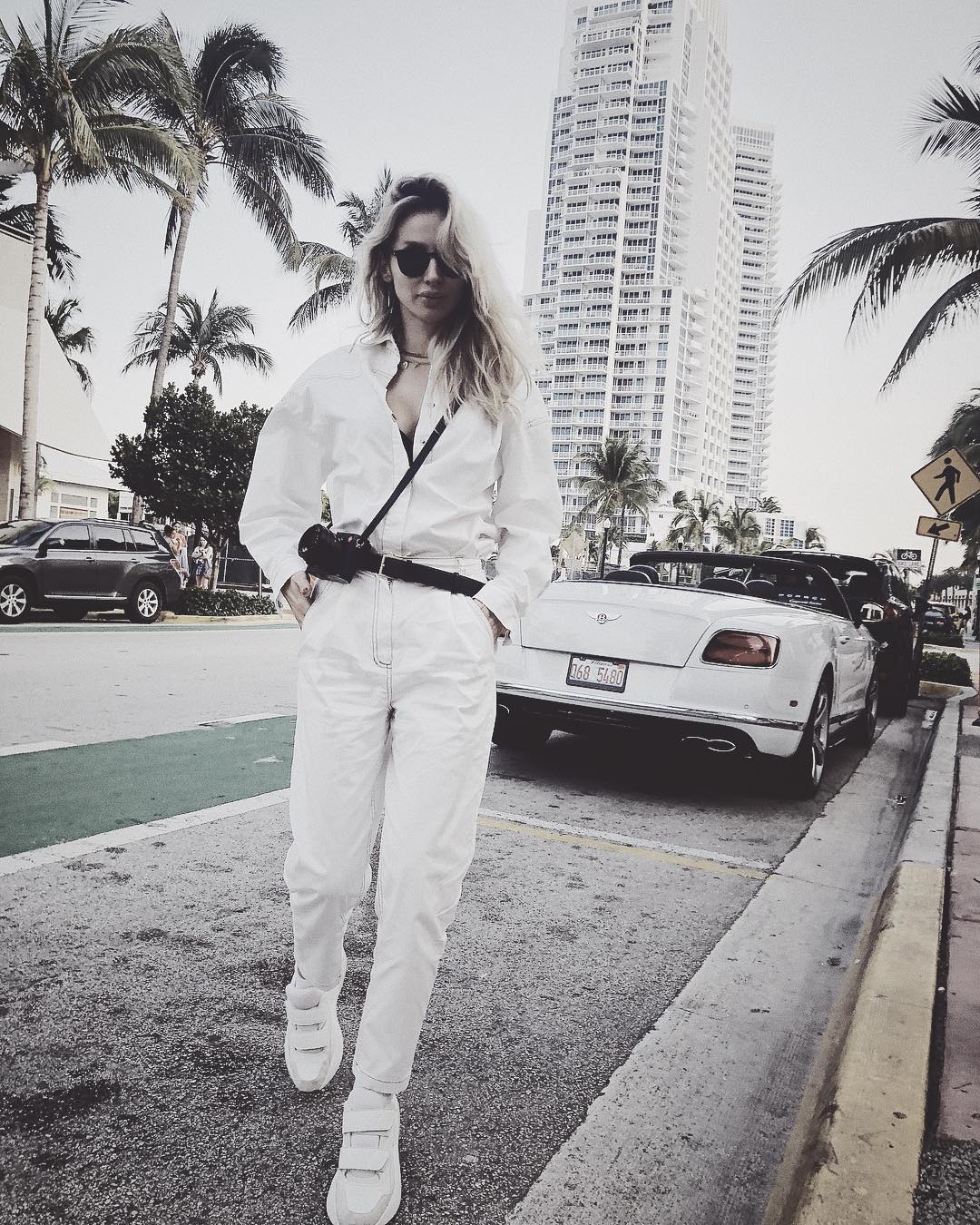 Вези меня: спортивная Лобода покорила фигурой в total white образе в Майами