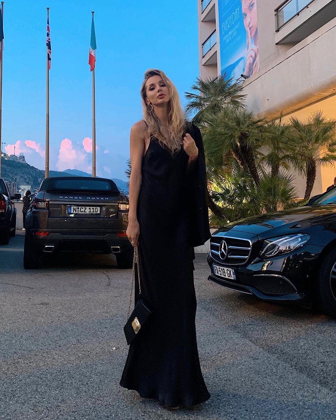 "До біса красива": Лобода вийшла у світ в Монако в стильному вечірньому вбранні