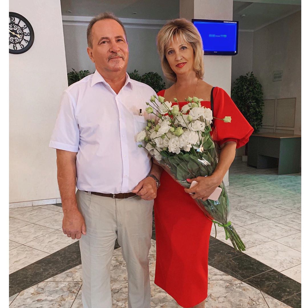 Які всі красиві: Світлана Лобода показала рідкісне фото з мамою і сестрою