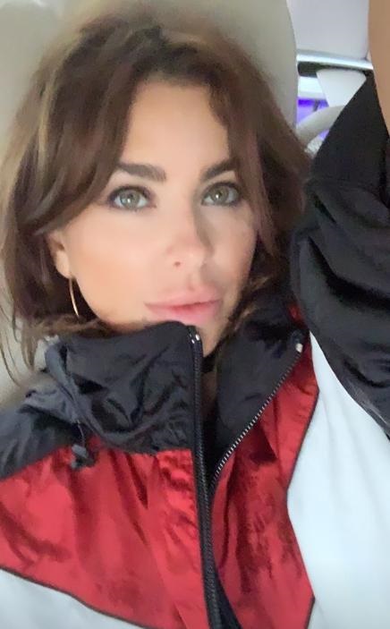 Растрепанная Ани Лорак удивила поклонников новым образом (фото)