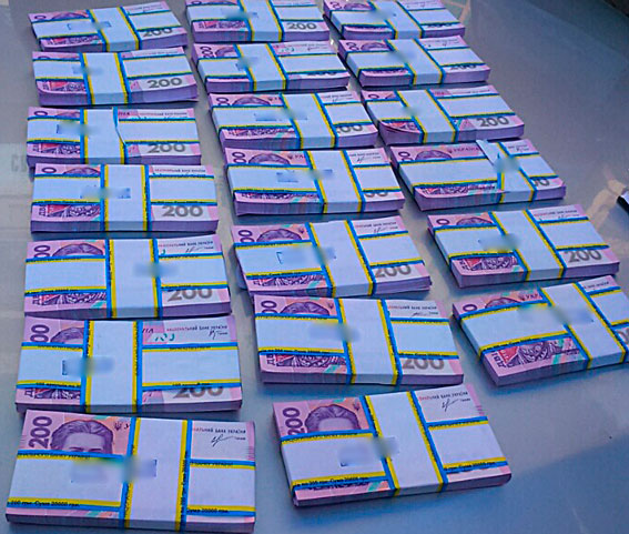 В Ивано-Франковской области на взятке в 500 тыс. гривен задержан глава сельсовета