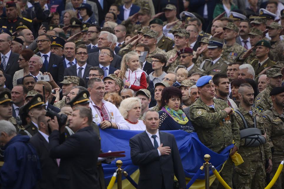 Яценюк и нардепы "Народного фронта" приняли участие в мероприятиях ко Дню независимости