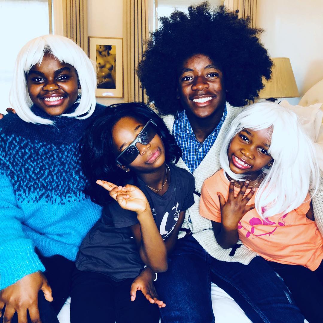 Как звезды готовятся к Рождеству: праздничная фотоподборка