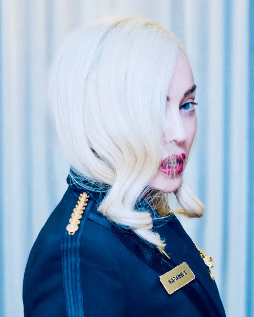 Королева эпатажа: 61-летняя Мадонна шокировала откровенным видео с голой грудью