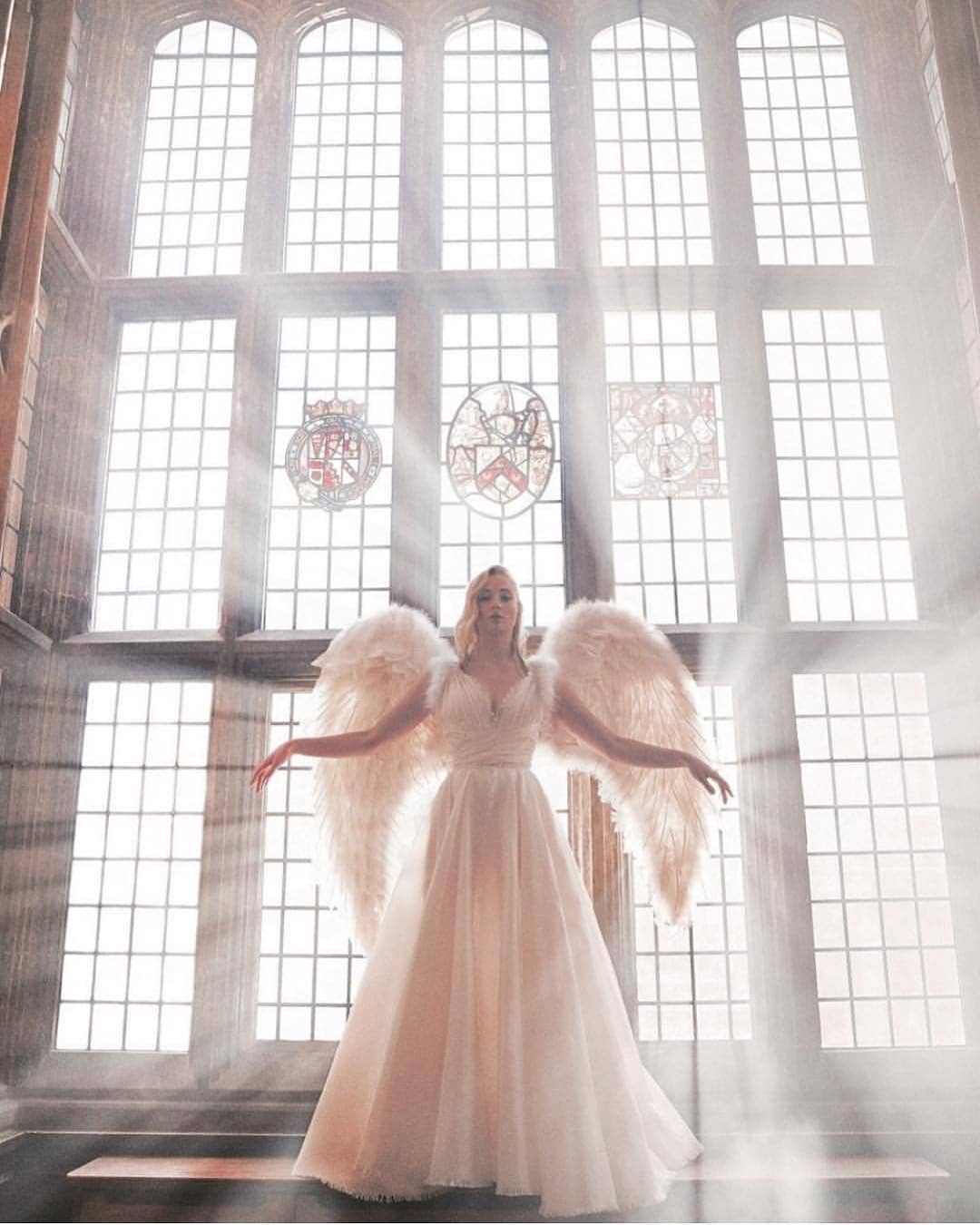 Зірка "Гри престолів" знялася в атмосферній фотосесії та розповіла про майбутнє весілля