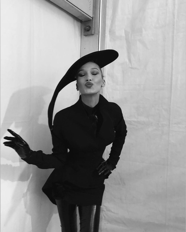 Бунт на подіумі: Белла Хадід підкорила Флоренцію екстравагантним вбранням від культового дизайнера