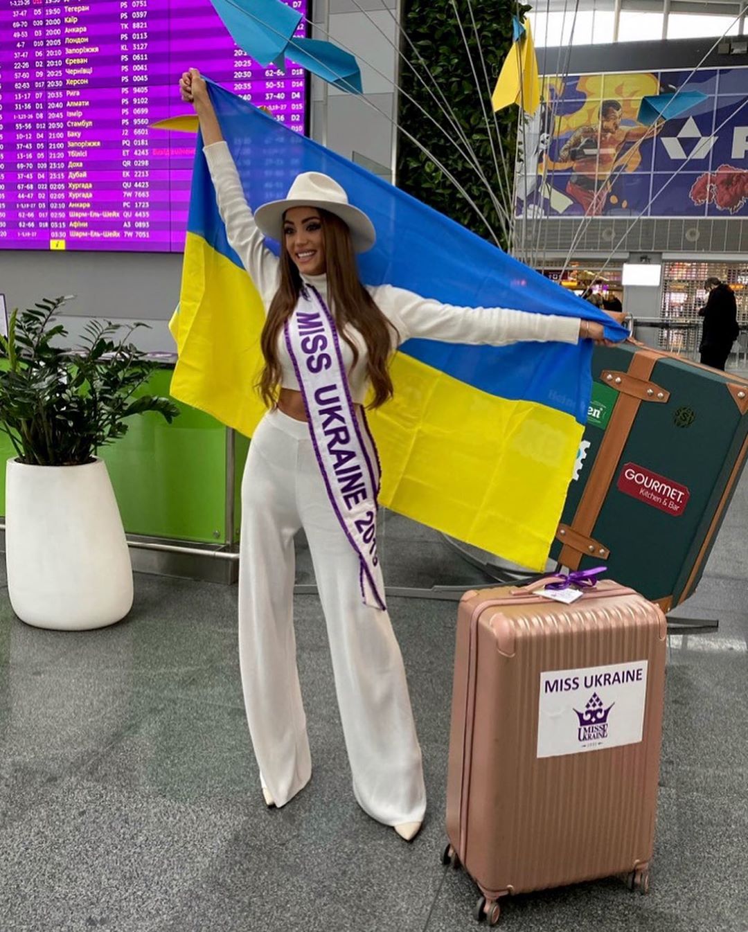 Маргарита Паша вирушила на конкурс Міс Світу: фото та відео з "Борисполя"