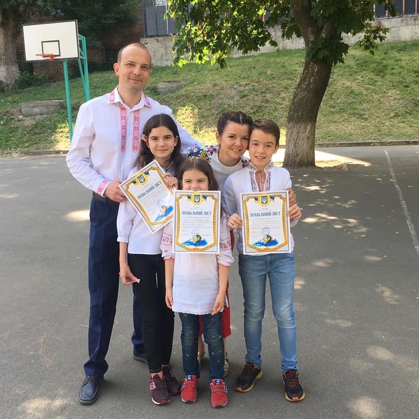 Последний звонок-2019: звезды с детьми отметили окончание учебного года (фото)