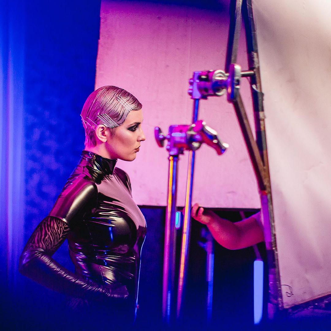 Стала сивою: MARUV здивувала несподіваною зміною іміджу