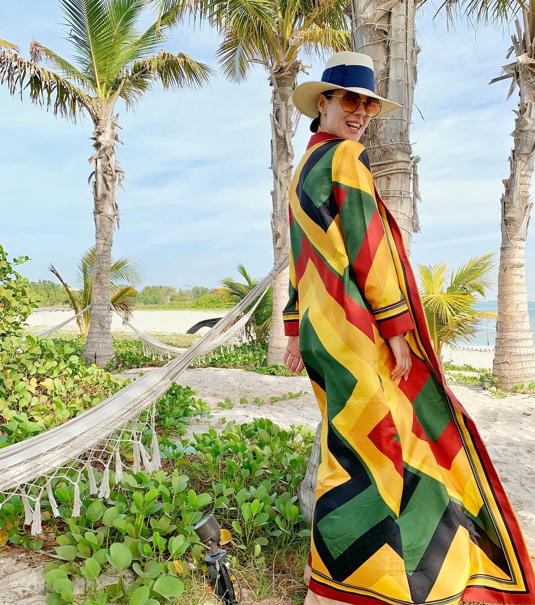 "Раскрашивайте моменты": Ефросинина восхитила ярким образом на отдыхе