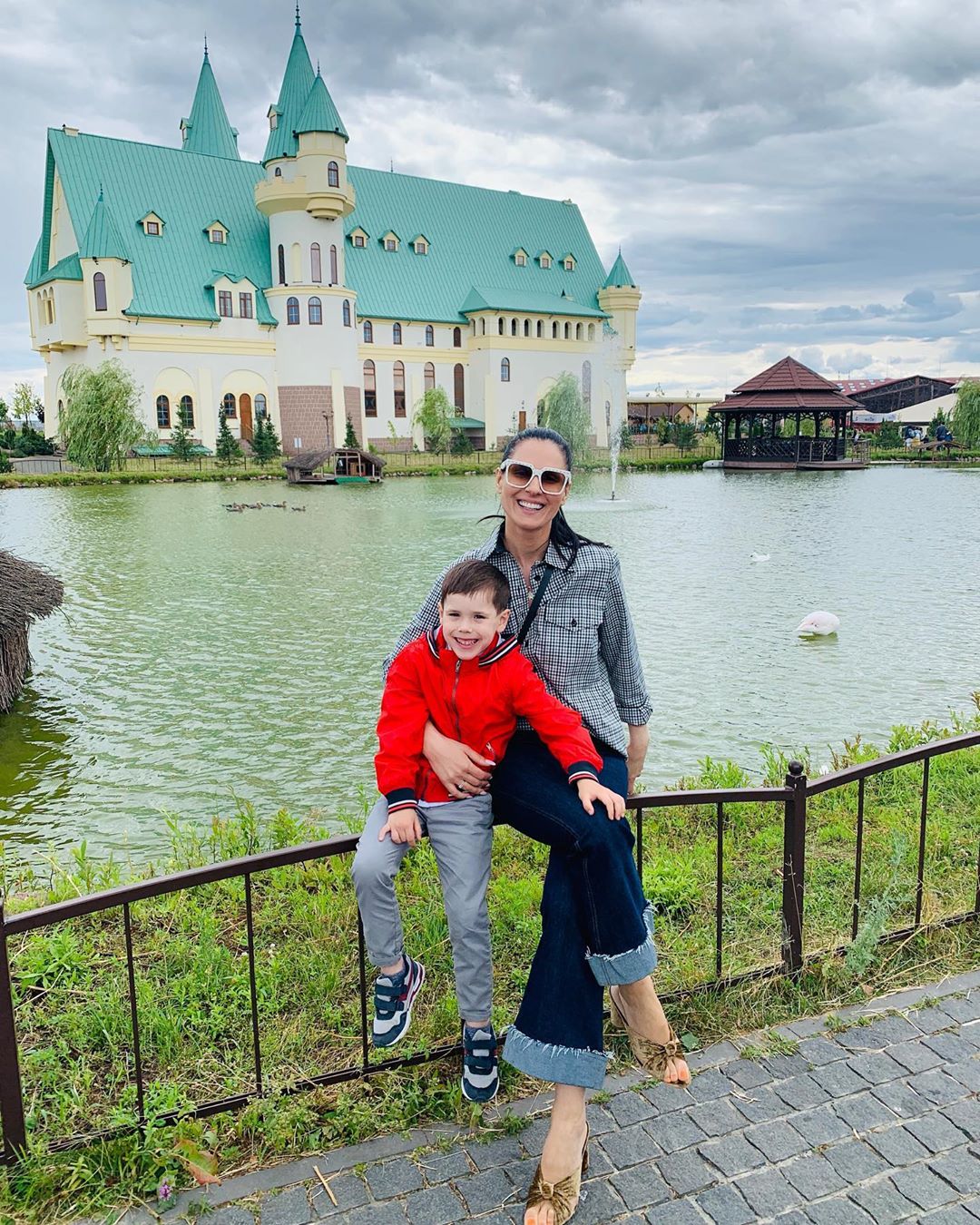 Мамин захисник: Маша Єфросиніна замилувала забавним відео з синочком