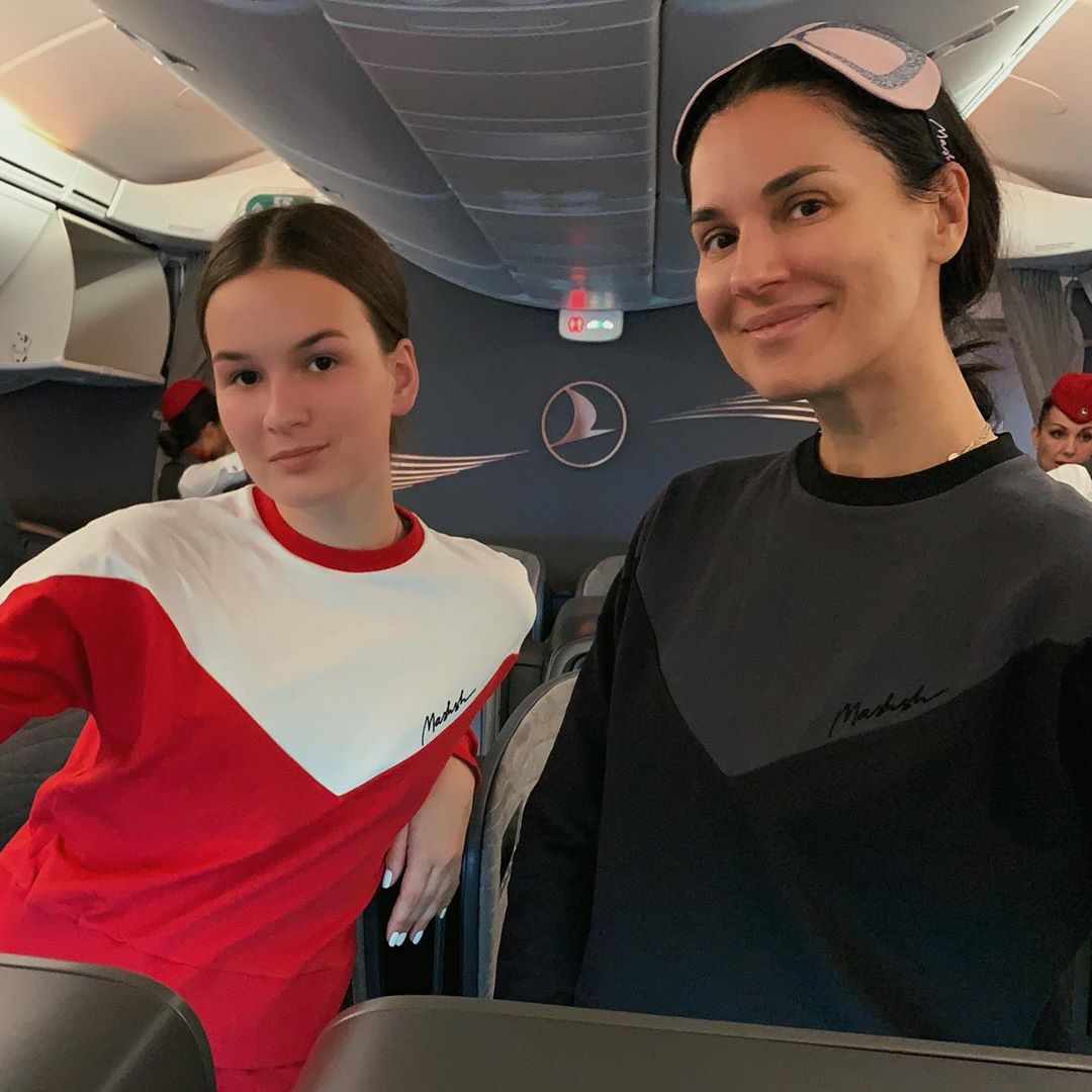 Мамин сыночек: Маша Ефросинина показала подросшего сына, который очень на нее похож