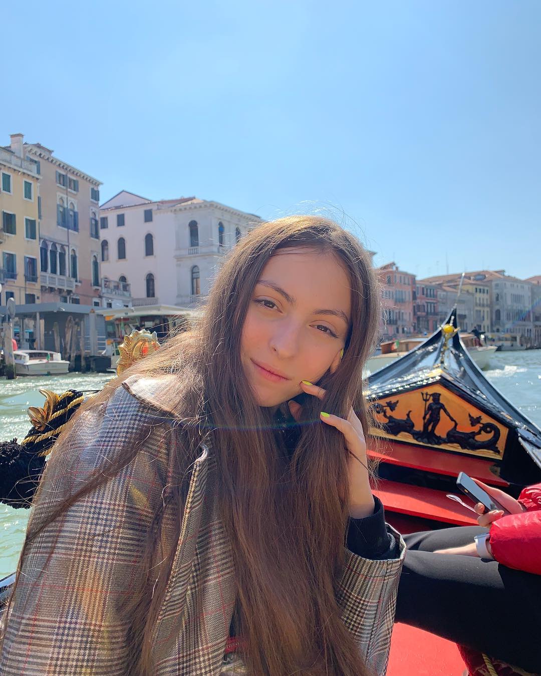 Итальянские каникулы: дочь Поляковой похвасталась прогулкой на гондоле