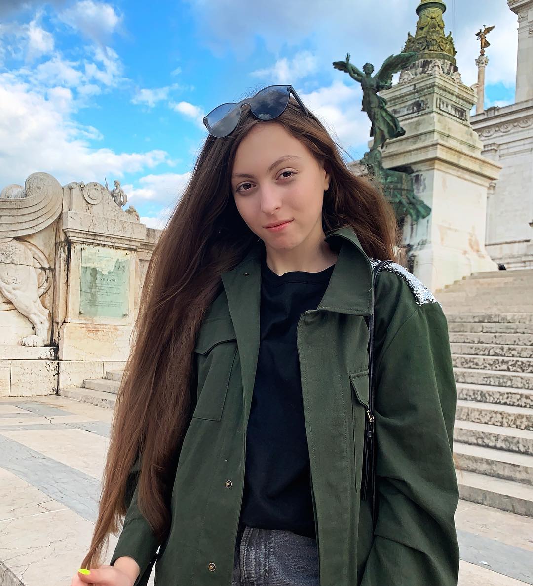 "Так похожа на маму": дочь Оли Поляковой поделилась красочным фото из Рима