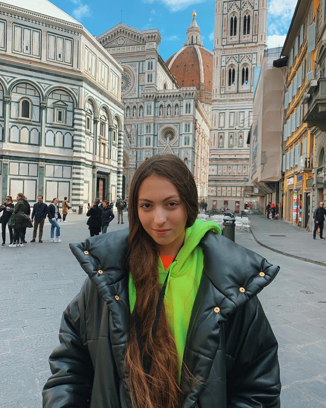 Юна красуня: стильна дочка Олі Полякової прогулялася по Флоренції