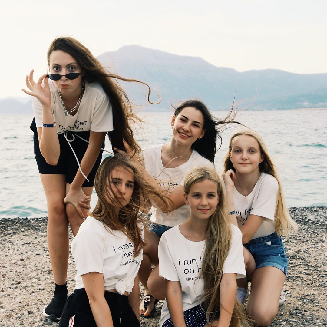 Юная красота: дочь Поляковой показала эффектные фото из лагеря моделей