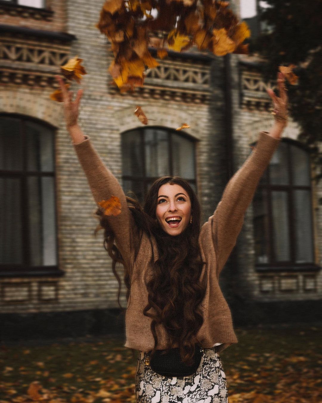 Нарешті з посмішкою: донька Полякової підкорила магічним осіннім образом