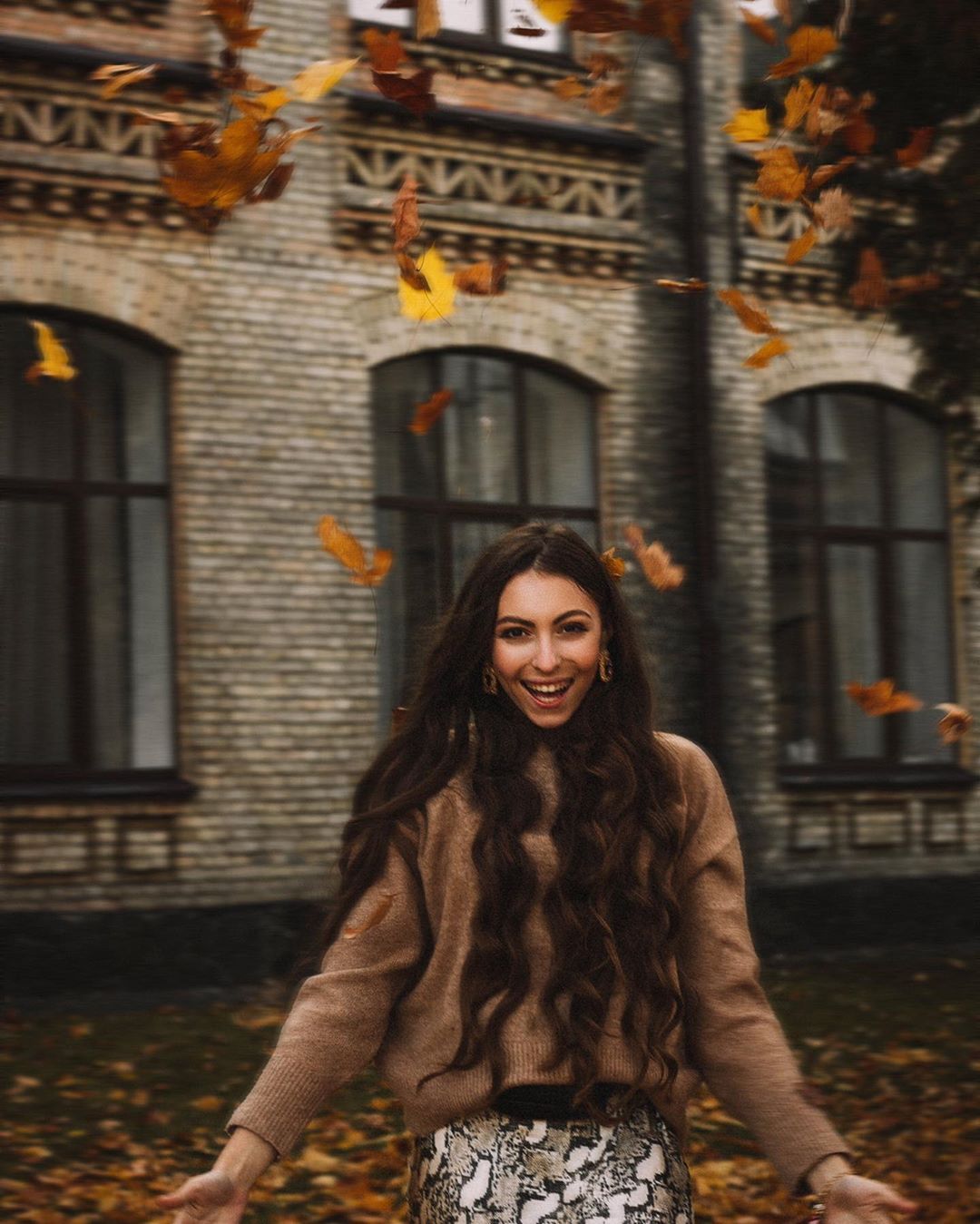 Нарешті з посмішкою: донька Полякової підкорила магічним осіннім образом