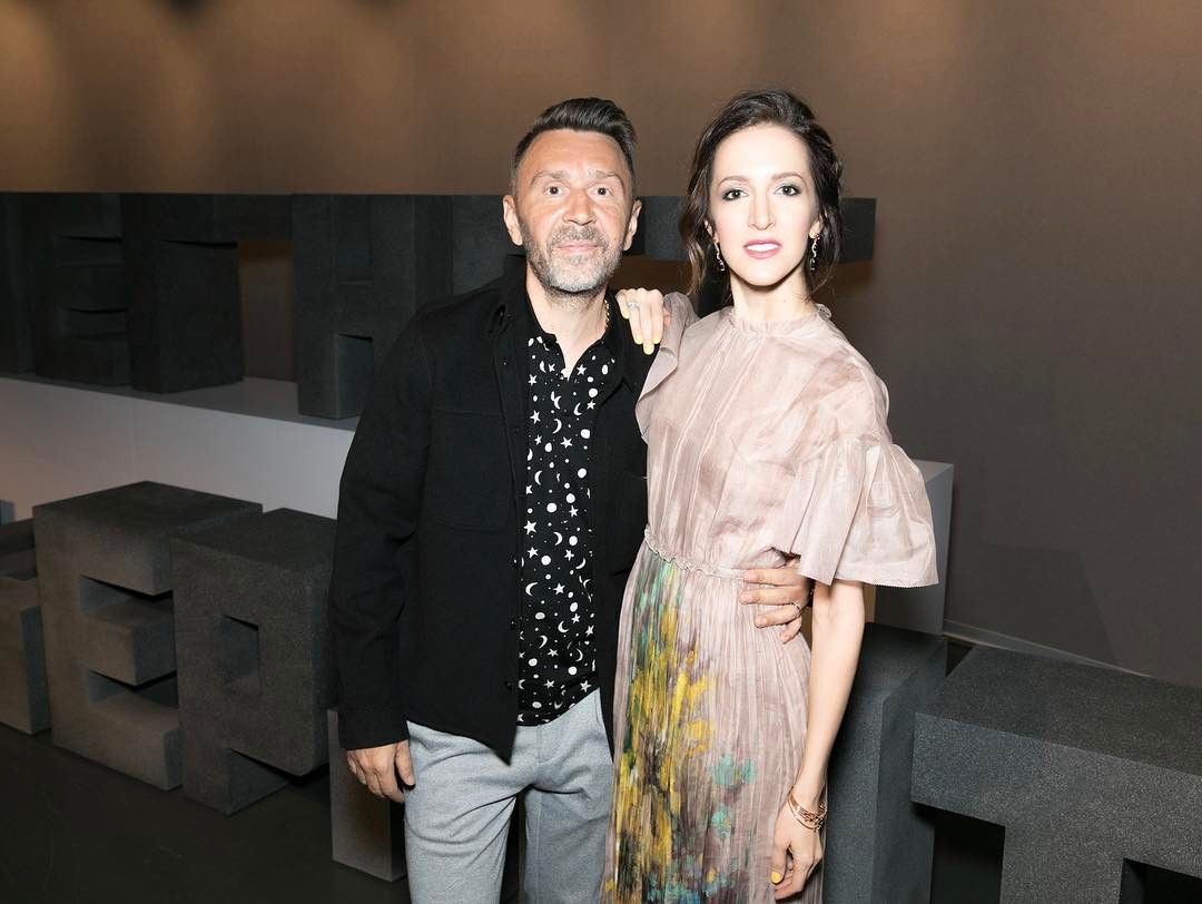 Раздел имущества прошел легко: Матильда Шнурова рассказала о разводе с солистом группы "Ленинград"