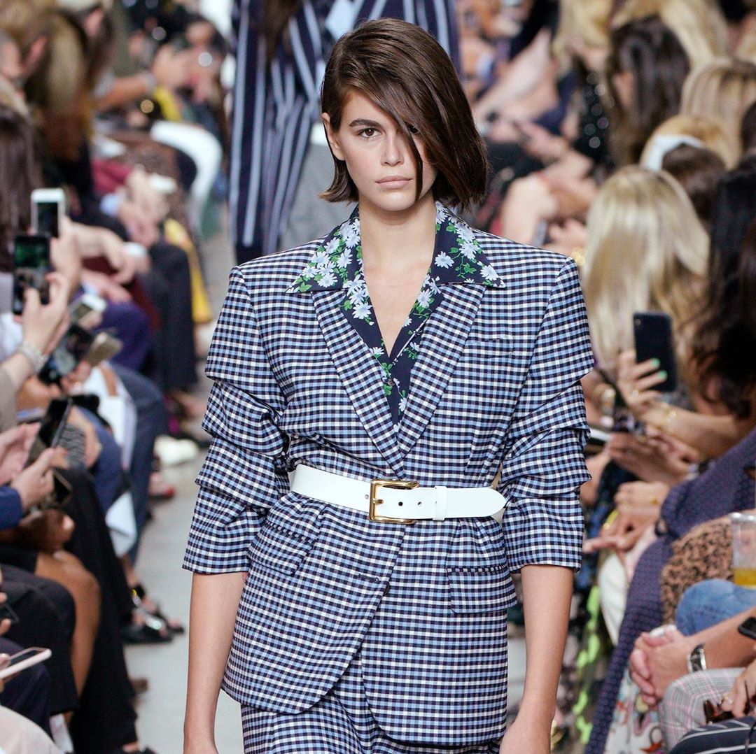 Жінка-кішка: Емілі Ратаковскі захопила апетитними формами в облягаючому комбінезоні