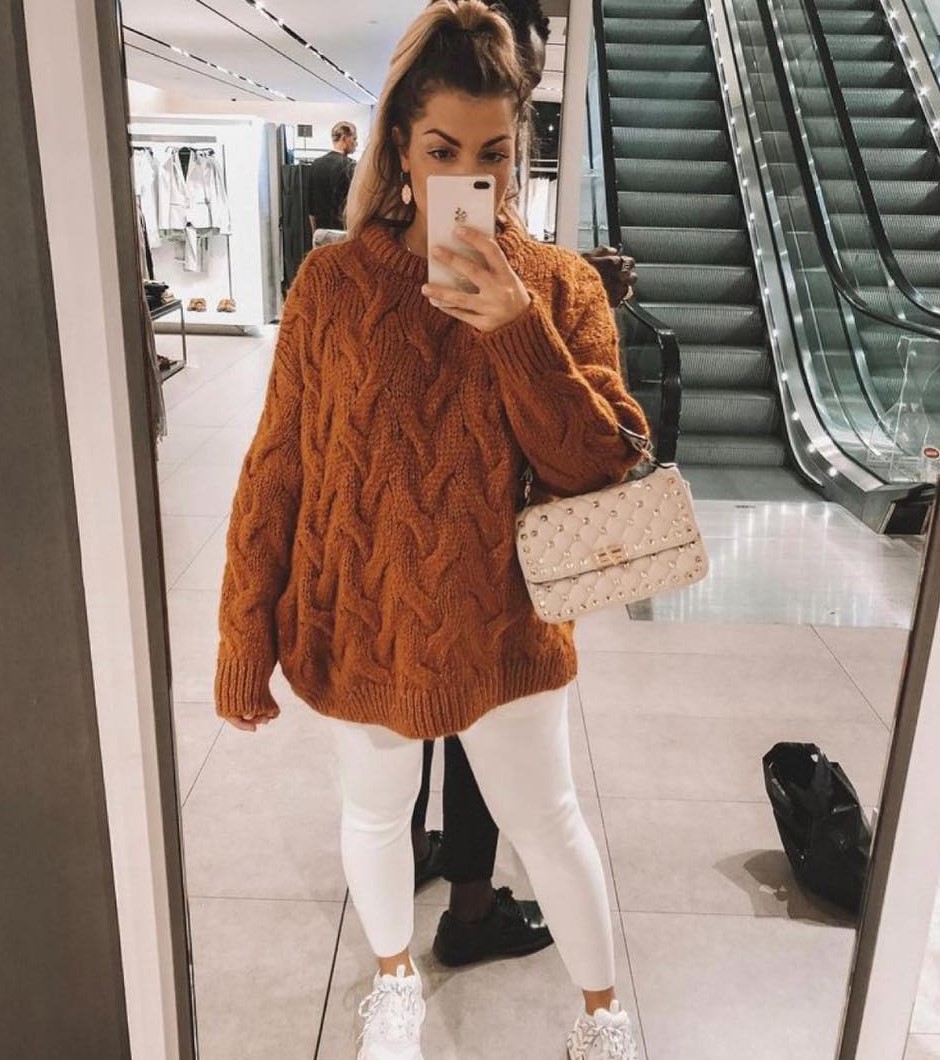 Вязаный тренд: топ-4 модных свитера весны 2019