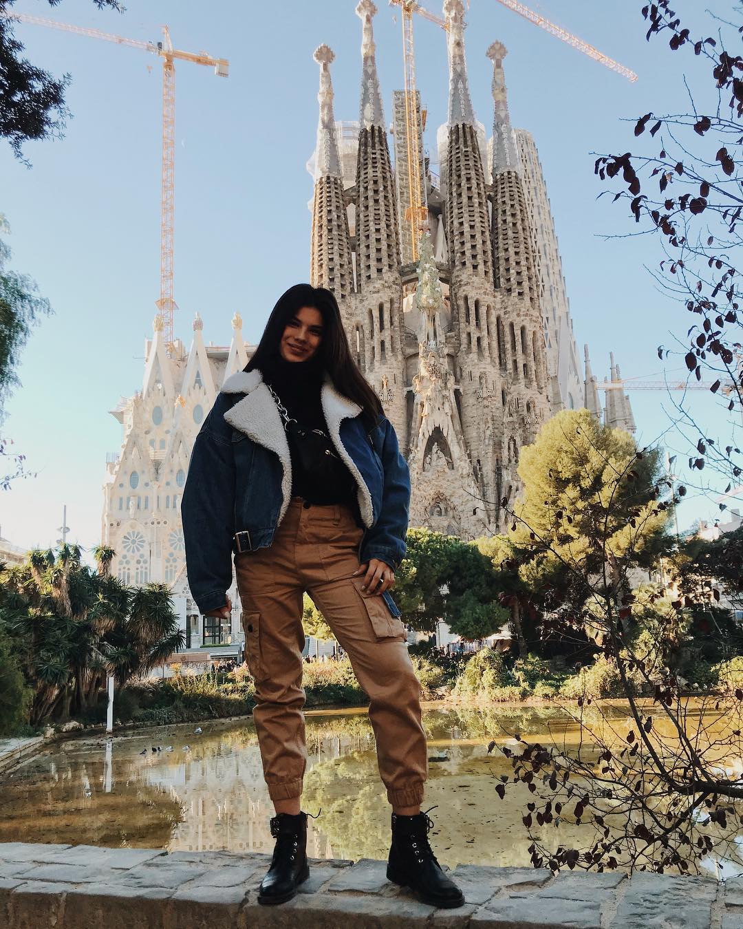 Michelle Andrade поделилась красочными снимками из Испании