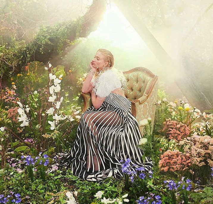 Зірка "Гри престолів" знялася в атмосферній фотосесії та розповіла про майбутнє весілля