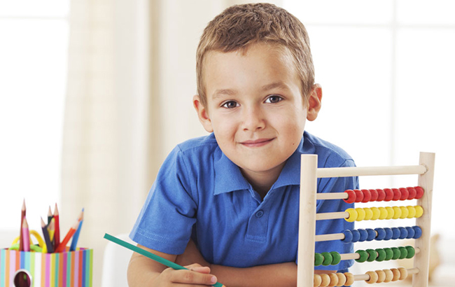 Как психологически подготовить ребенка к садику и школе: важные советы родителям (видео)