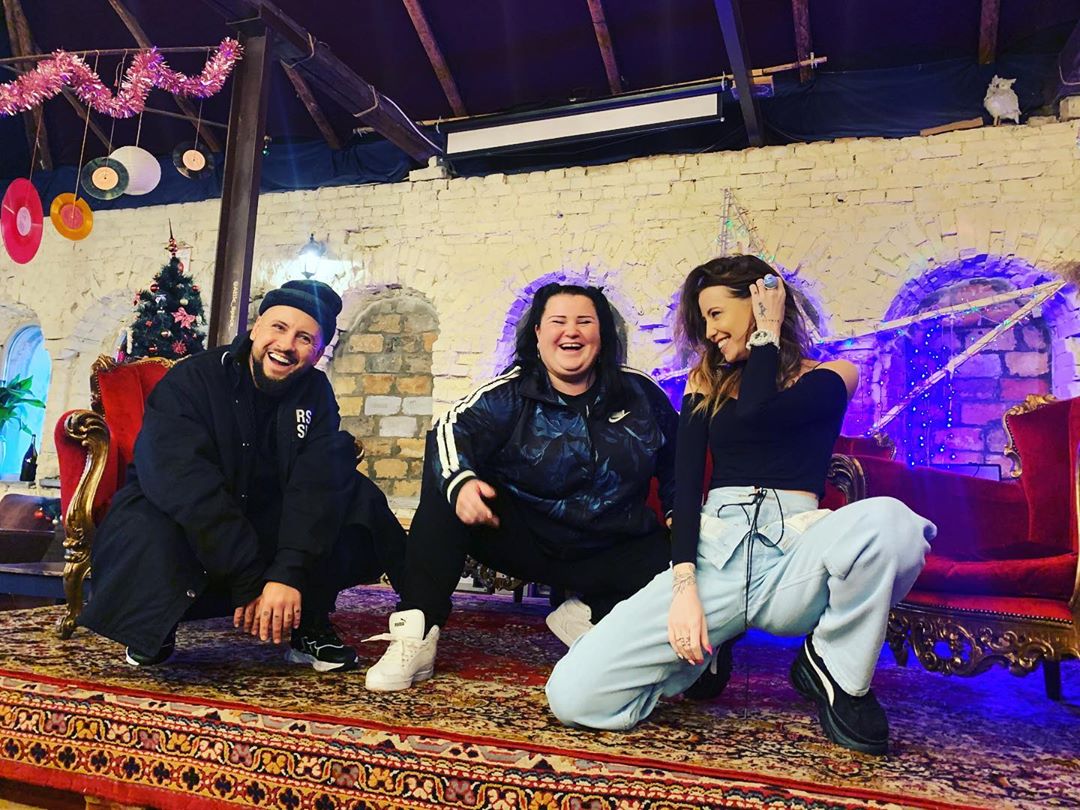 Долгожданный дуэт? MONATIK заинтриговал фото с популярной певицей