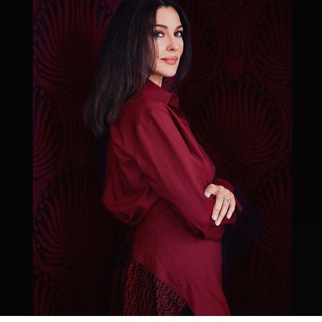 Идеальная женщина: 54-летняя Моника Беллуччи взбудоражила сеть стильным нарядом и цветущим видом