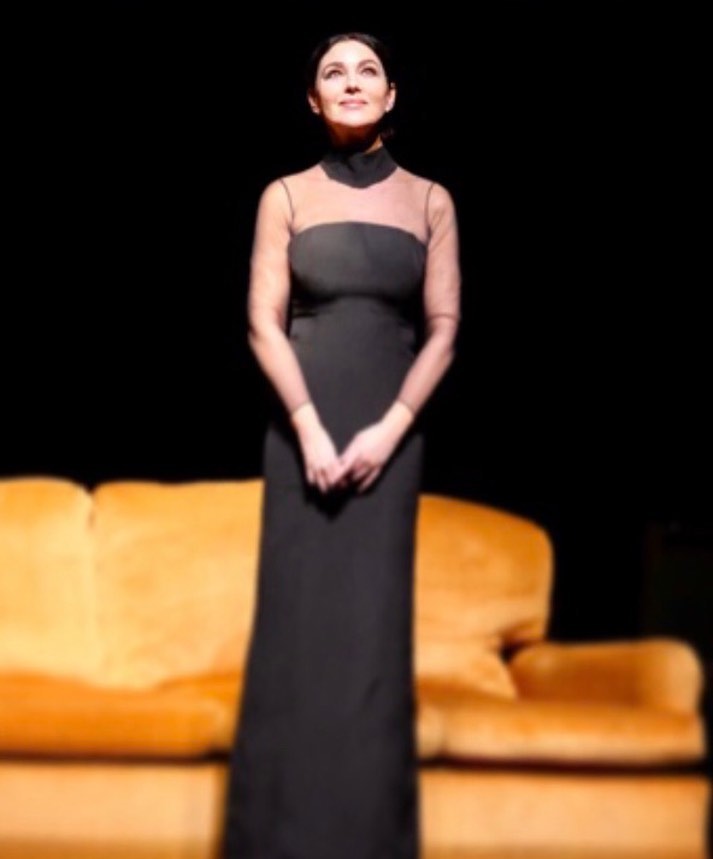 Женщина-мечта: Моника Беллуччи восхитила стройной фигурой в облегающем платье