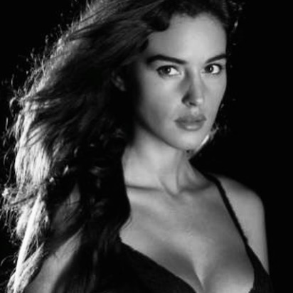 Ідеальна жінка: Моніка Беллуччі вразила красою на фото 30-річної давності