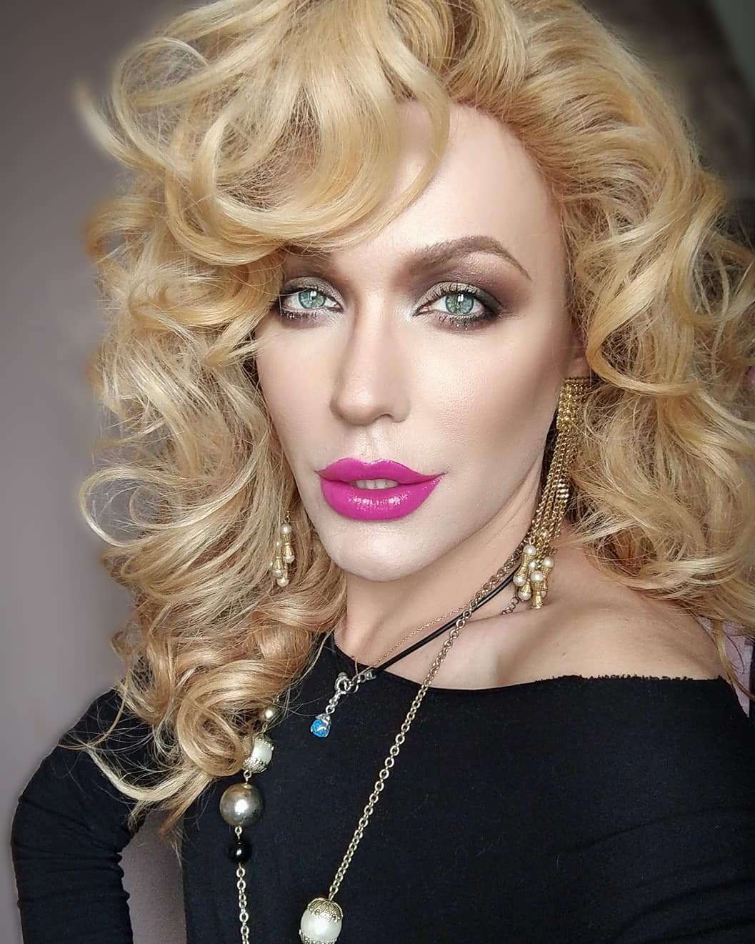 травести монро. травести див. украинская дива монро. травести див. травести дива.