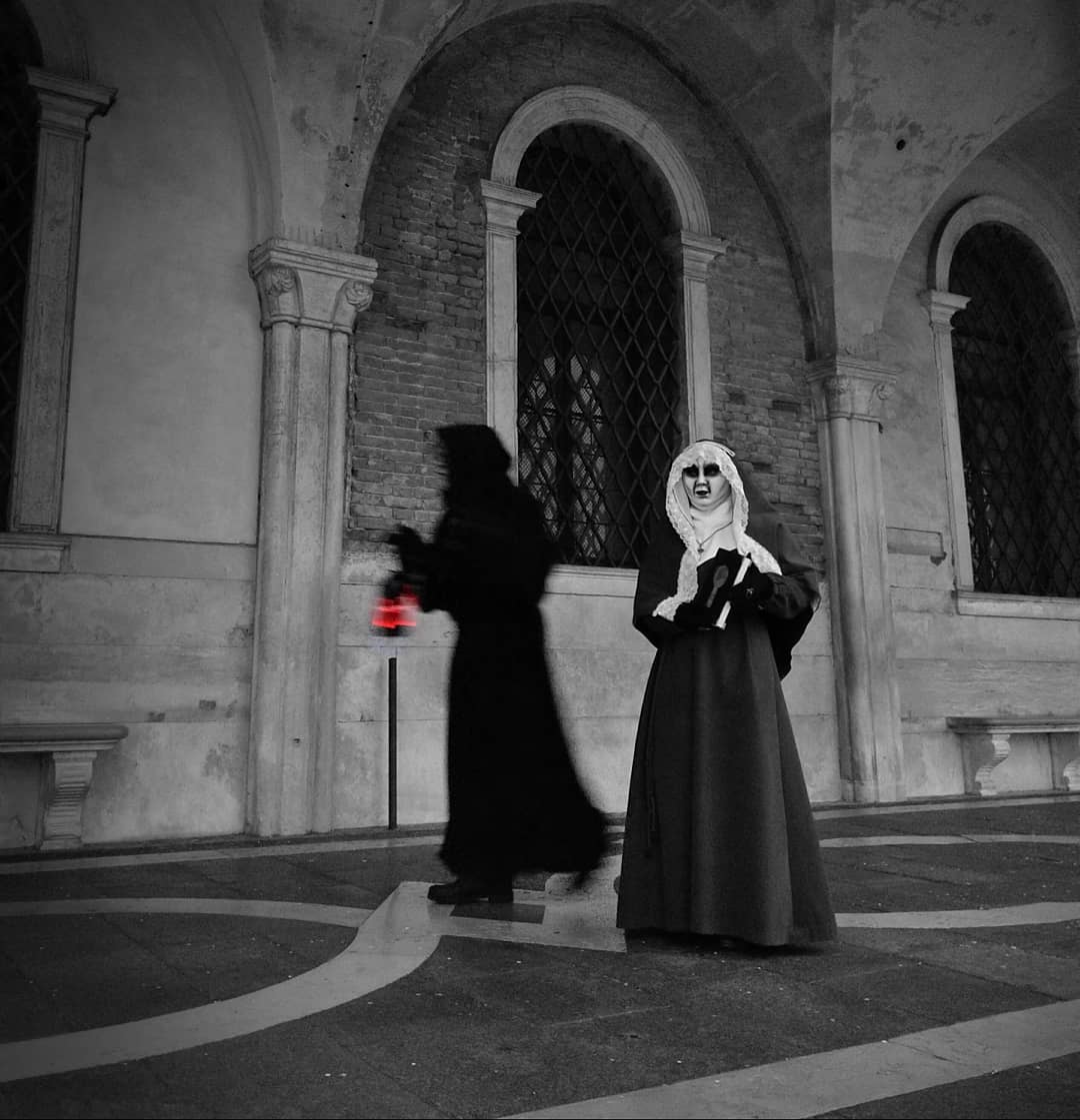 Травести-дива Монро поделилась впечатлениями от Венецианского карнавала (фото)