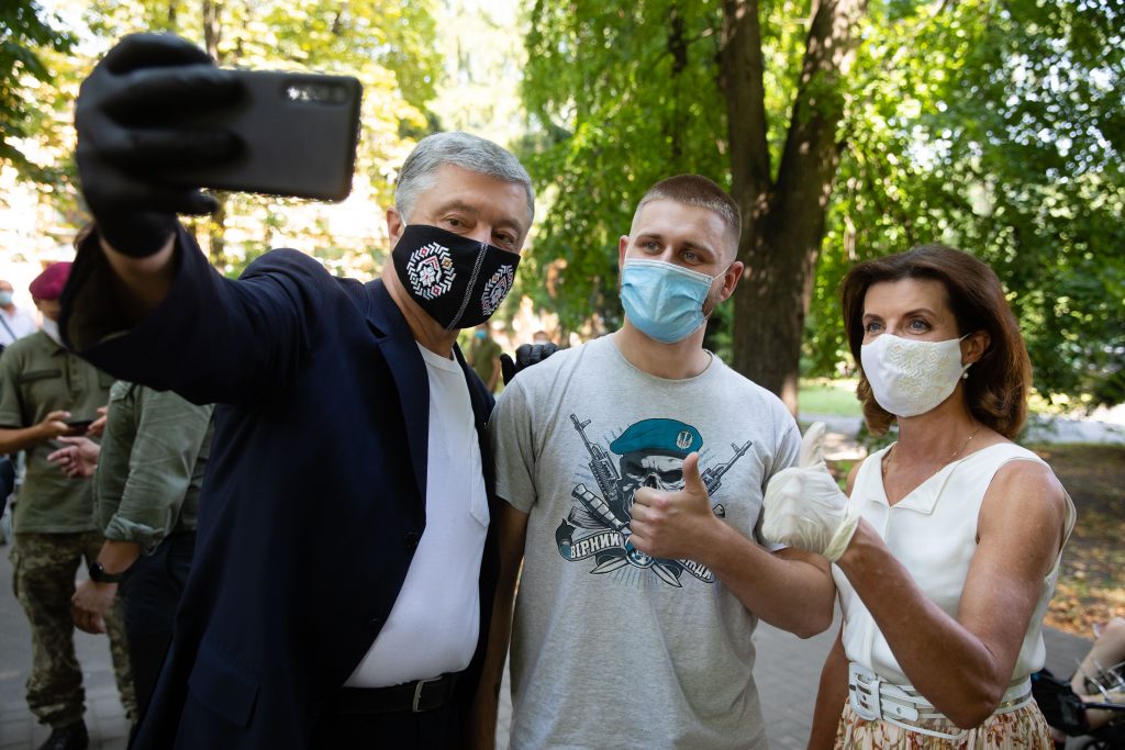 Достижения реформы ВСУ и сектора безопасности почти остановлены, - Порошенко