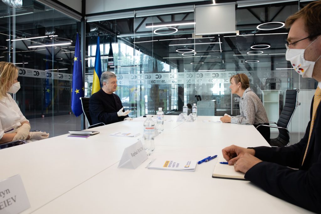 Порошенко обговорив з послом Німеччини внутрішню ситуацію в Україні