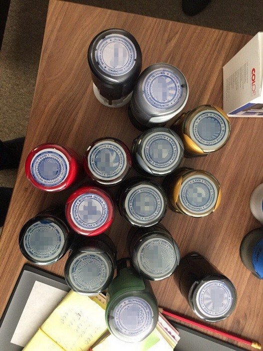 СБУ вилучила 30 печаток фіктивних фірм