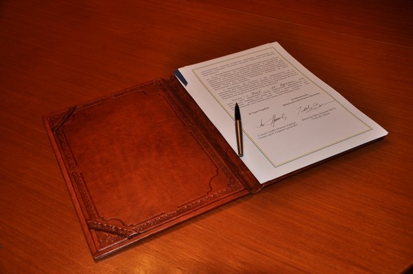 Украина и НАТО подписали соглашение об охране информации с ограниченным доступом