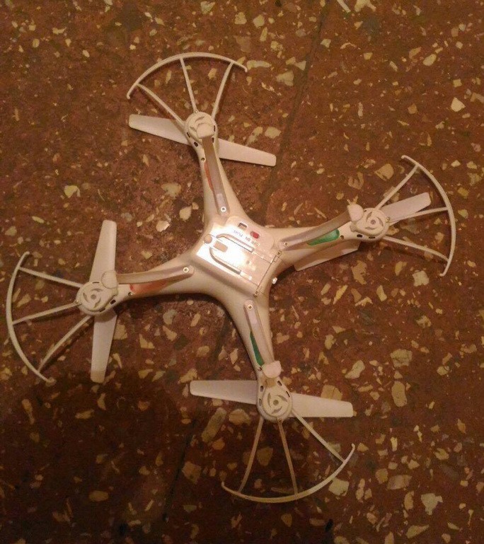 У Херсоні СБУ затримала групу людей за запуск квадрокоптера над військовою частиною