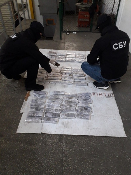СБУ виявила партію наркотику з Європи на півмільйона доларів США
