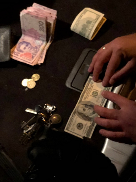 В Киеве на взятке задержали чиновника столичной таможни