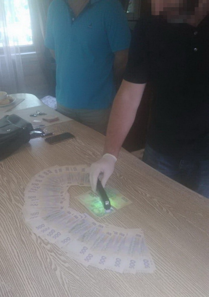 В Днепропетровской области разоблачили на взятке чиновника ГСЧС