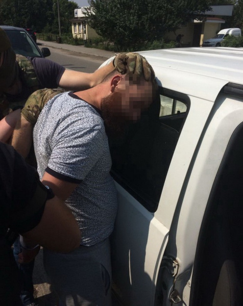 В Киеве разоблачили нацгвардейца, который продавал оружие из зоны боевых действий